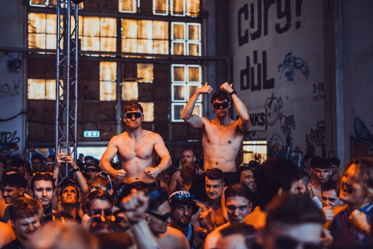 Loading... just a sec